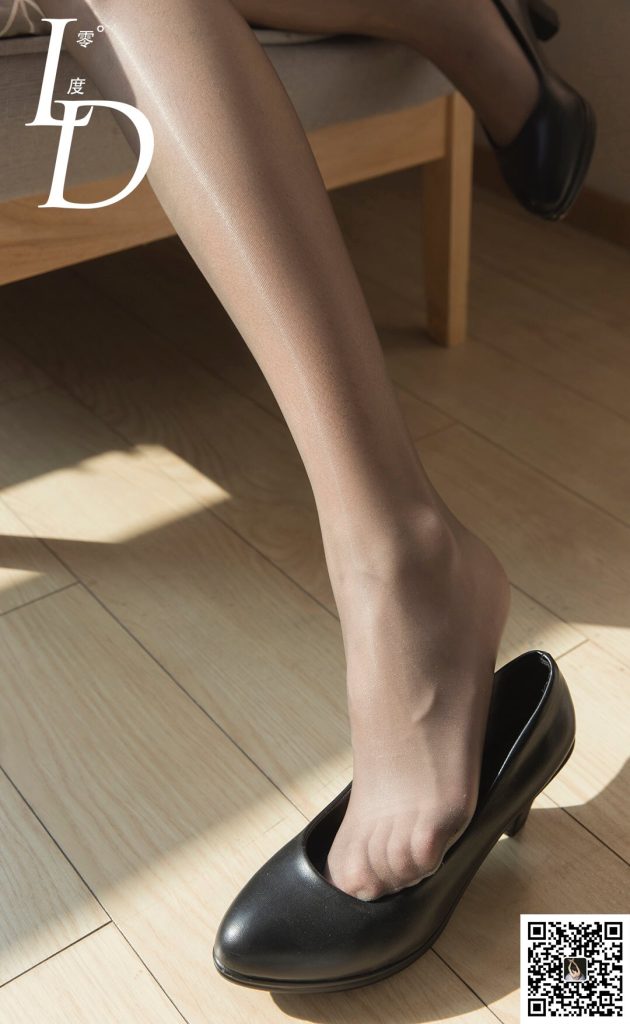 [零度摄影] VOL.27 一含de美腿玉足 [51P/185MB]插图2