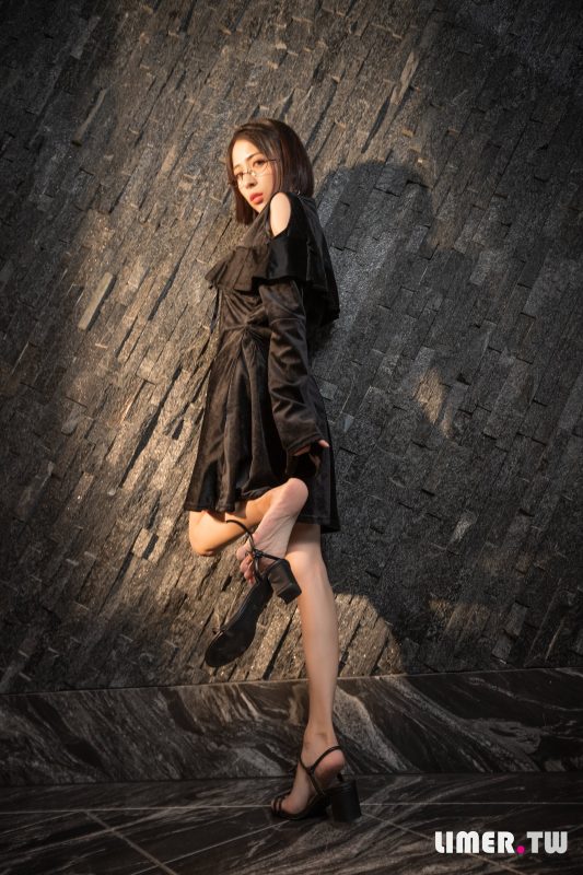 Limerence原创 NO.003 xxkuroko子子[129P/1V/3.75GB]-无料摄影圈