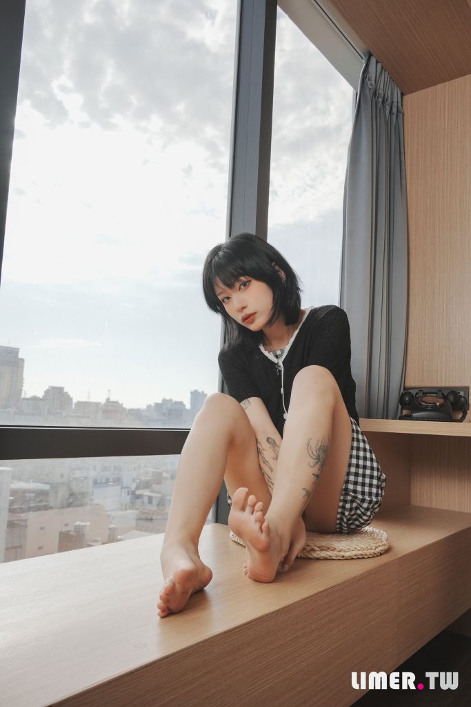 Limerence原创 NO.027 Yuni午后时光 白浓乳液足疗[142P/1V/2.55GB]插图1