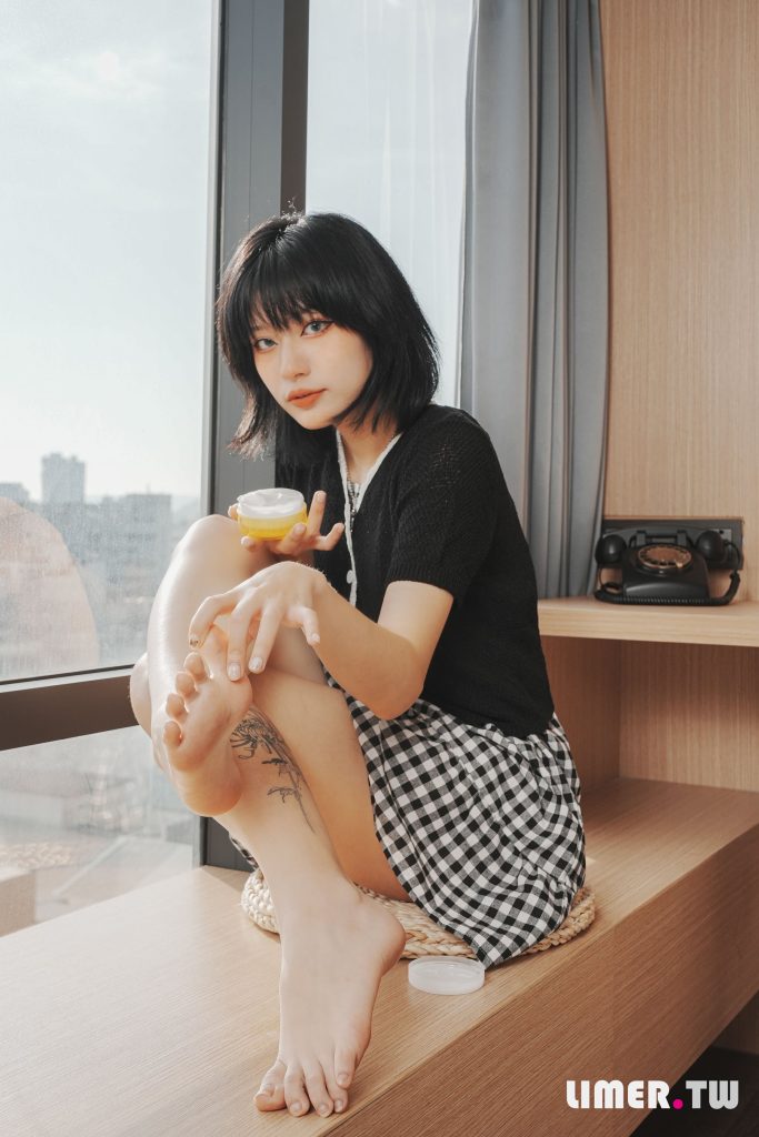 Limerence原创 NO.027 Yuni午后时光 白浓乳液足疗[142P/1V/2.55GB]插图3