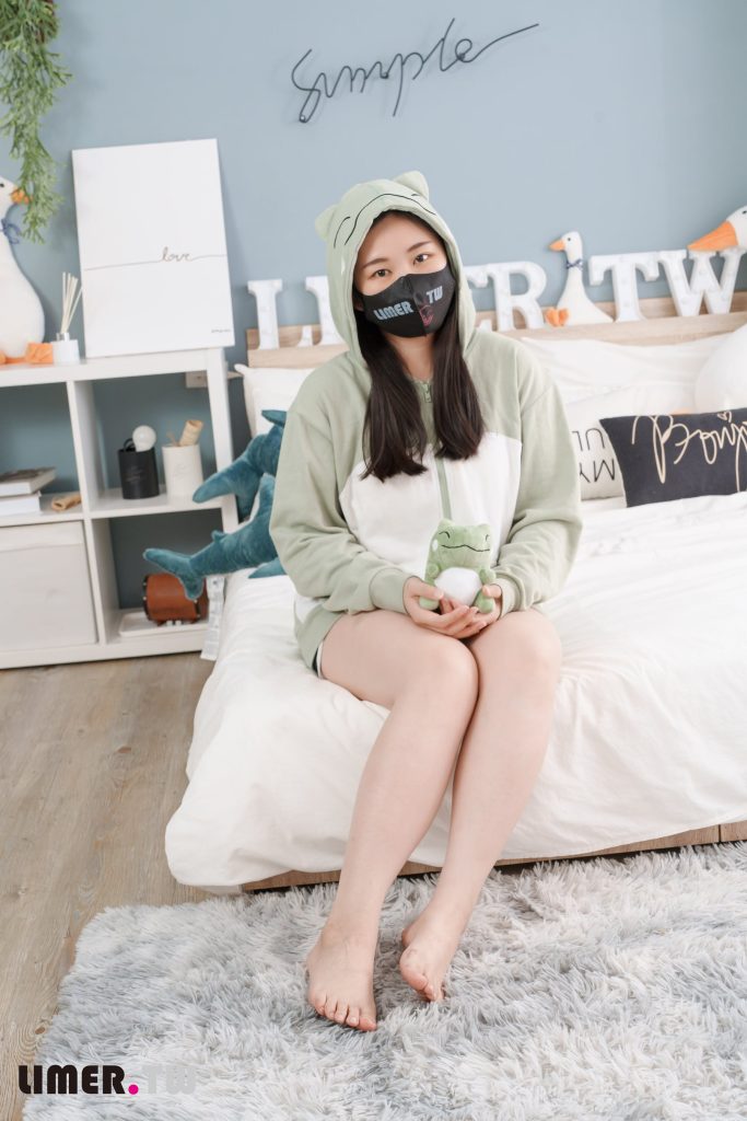 Limerence原创 NO.029 BiBi足盒激萌替身VS脚底TK[165P/1V/2.41GB]插图1