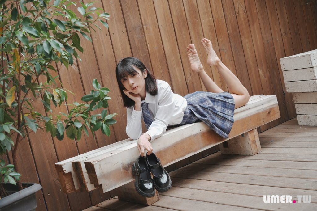 Limerence原创 NO.037 子子 JK小腿袜到裸足的偷窥视角[181P/1V/5.40GB]插图1
