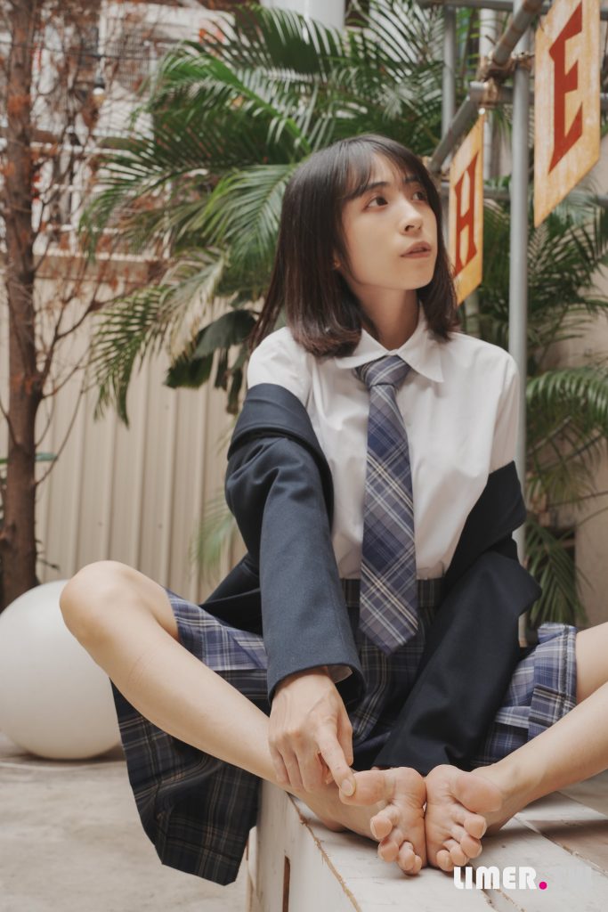 Limerence原创 NO.037 子子 JK小腿袜到裸足的偷窥视角[181P/1V/5.40GB]插图3