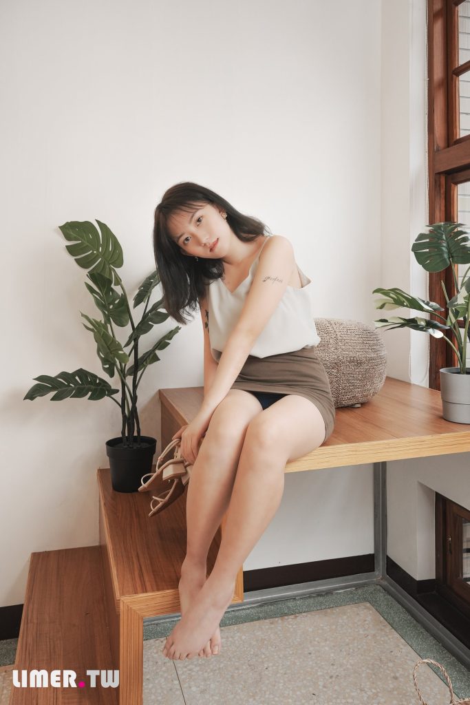 Limerence原创 NO.046 素人Una 凉鞋抹润滑膏[161P/1V/3.69GB]插图2