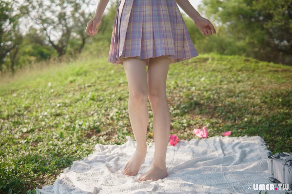 Limerence原创 NO.047 海蓝 白皙希腊脚 JK户外野餐[199P/1V/1.54GB]插图1
