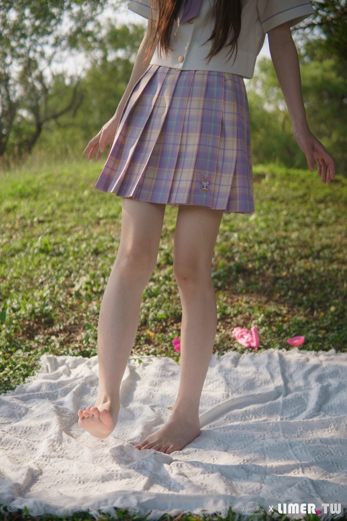 Limerence原创 NO.047 海蓝 白皙希腊脚 JK户外野餐[199P/1V/1.54GB]插图2