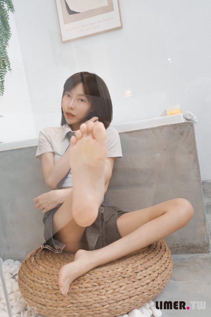 Limerence原创 NO.052 素人林莹 JK小隻馬の性感裸足[166P/1V/2.96GB]插图3