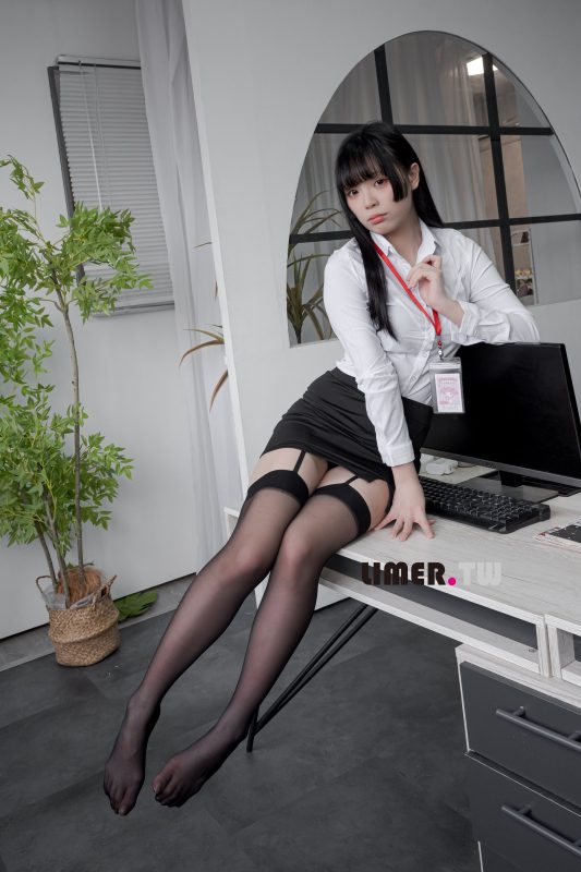 Limerence原创 NO.095 之之 绝美职员让你上班无法专心的黑丝＆裸足[202P/2V/1.96GB]-无料摄影圈