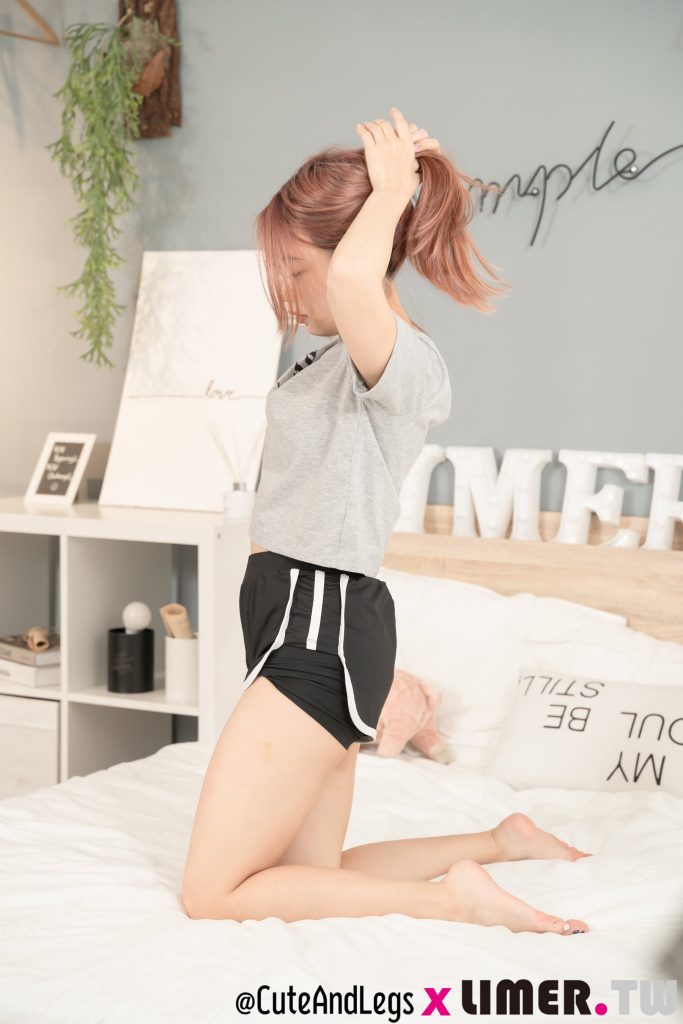 Limerence原创 NO.096 Shine 真理裤特辑之危险边缘！小只马Shine 筋开腰软秀裸足[135P/1V/3.40GB]插图3