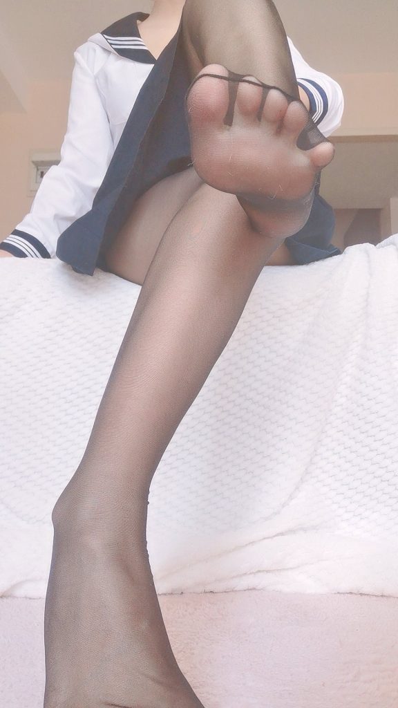 013-地瓜小盆友-JK服黑丝美足[12M]插图2