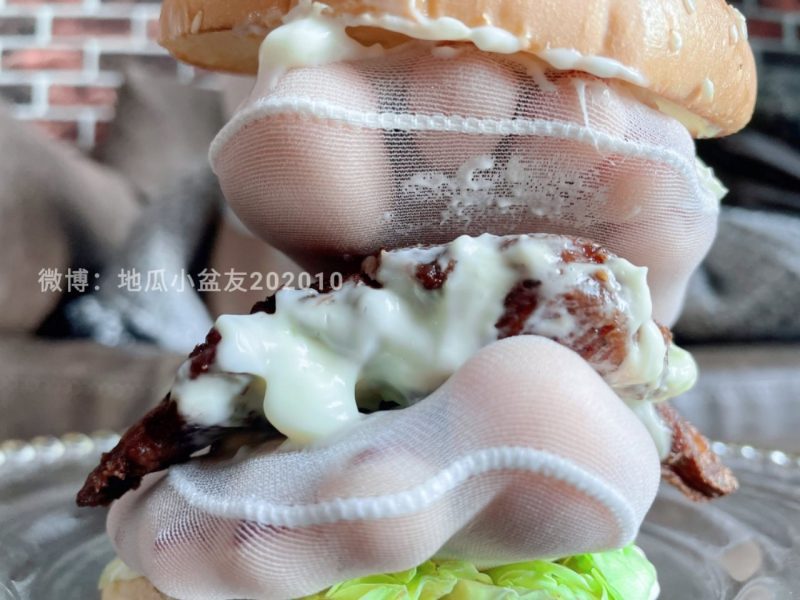044-地瓜小盆友-地瓜牌白丝嫩足汉堡【图包+视频】[998M]-无料摄影圈