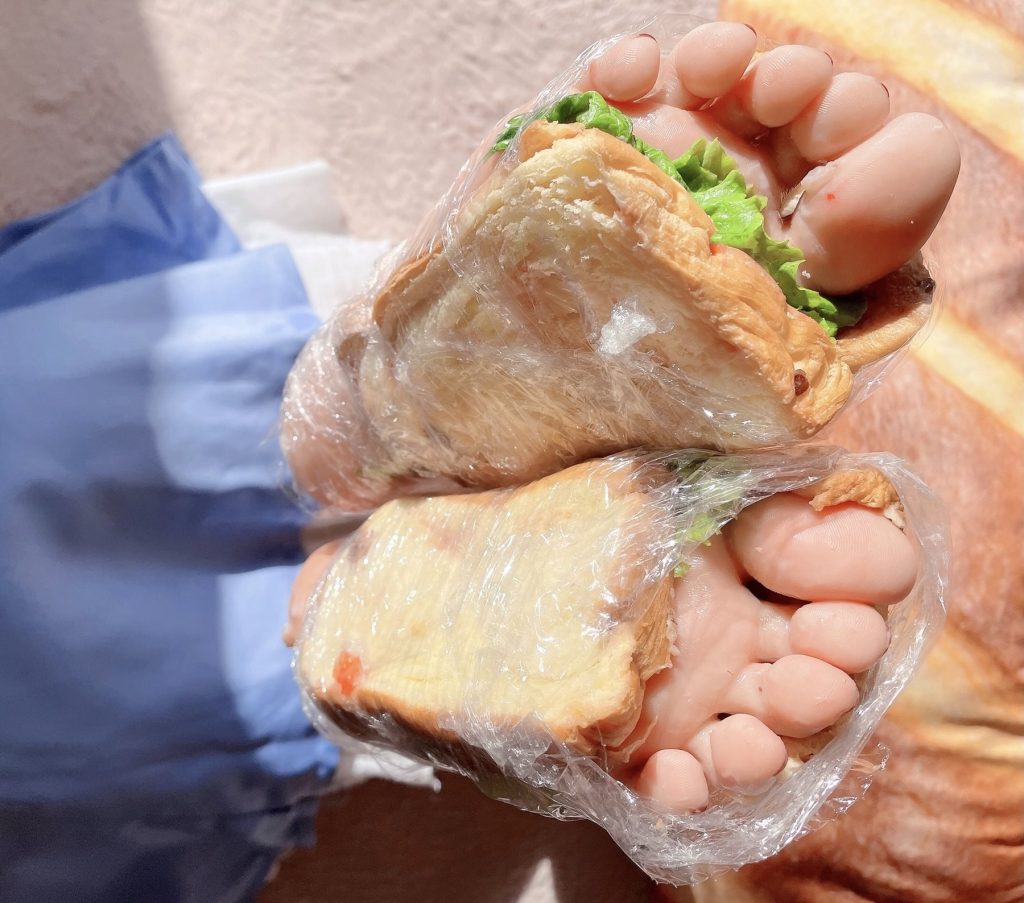 045-地瓜小盆友-地瓜牌肉丝裸足汉堡[68M]插图3