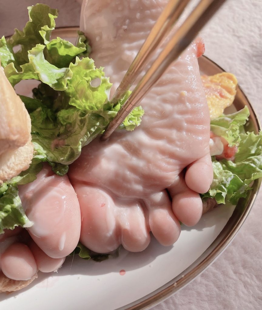 045-地瓜小盆友-地瓜牌肉丝裸足汉堡[68M]插图1