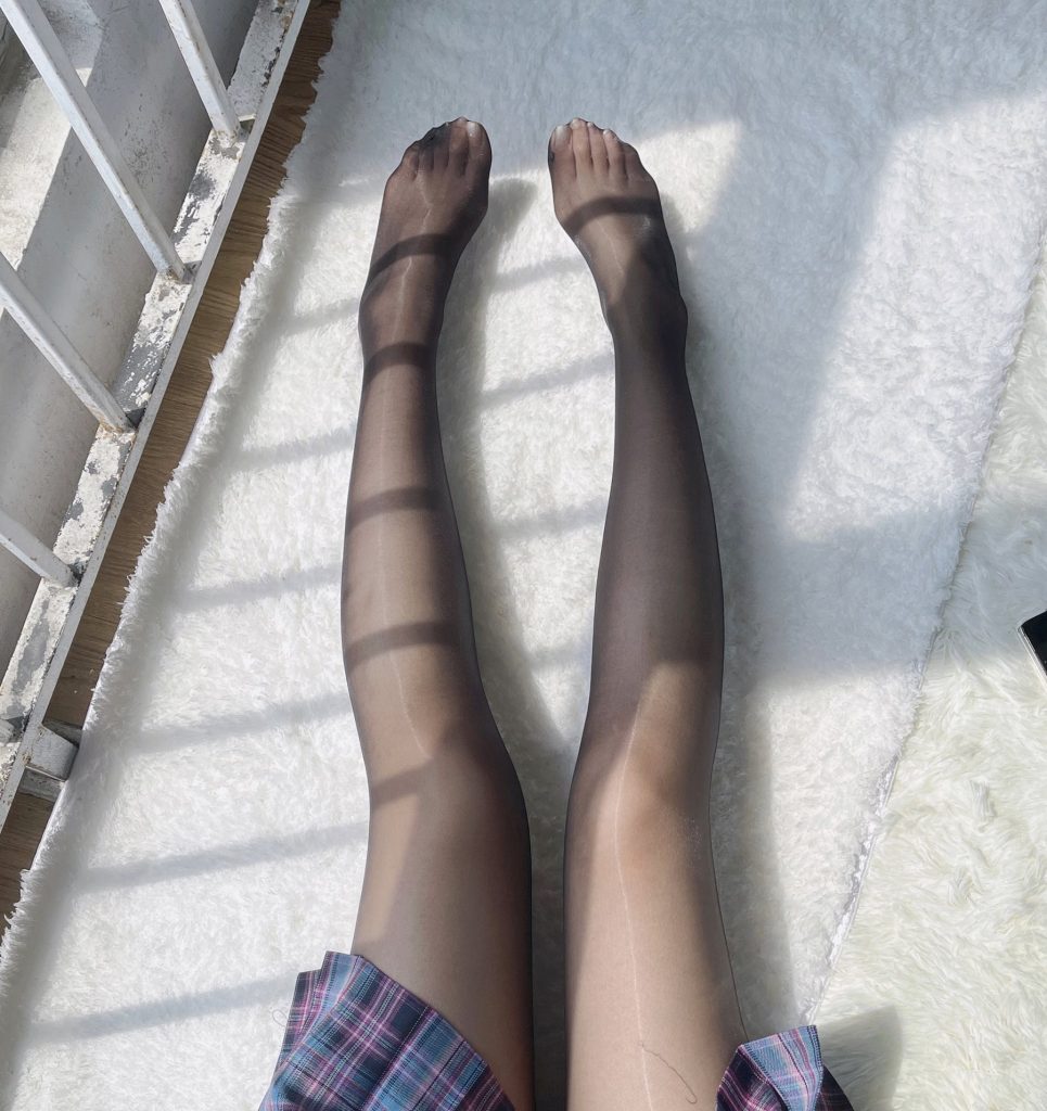 eloise软软 NO.013 – JK黑丝[52P/212MB]插图2