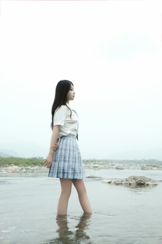 eloise软软 NO.014 - 河边JK[32P/238MB]-无料摄影圈