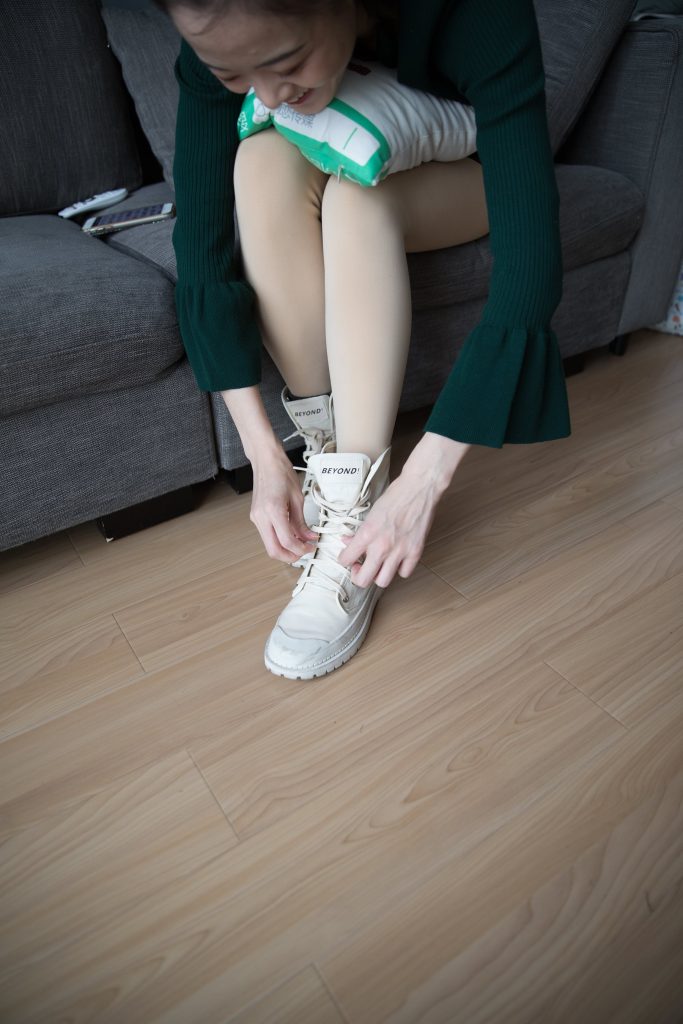 物恋传媒 No.122 如夕-如戏，马丁靴和丝袜的秘密 [133P/1V/2.62GB]插图2