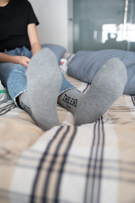 物恋传媒 No.132 Elise-床边的白色板鞋搭配白色棉袜与灰色棉袜 [147P/1V/3.05GB]-无料摄影圈