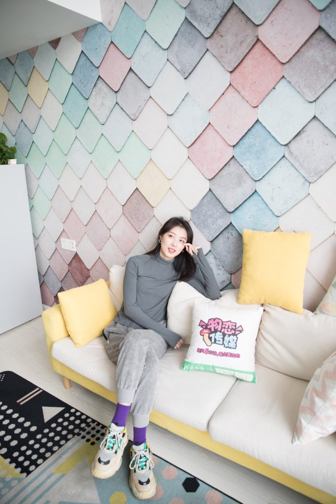 物恋传媒 No.134 心怡-摩登俏女郎的紫色梦幻 [179P/1V/2.89GB]插图2