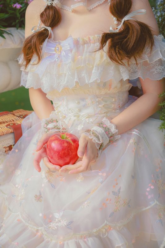 Ely_eee(ElyEE子) NO.143 – Red panda & Apple 小熊貓蘋果香[30P/72MB]-无料摄影圈