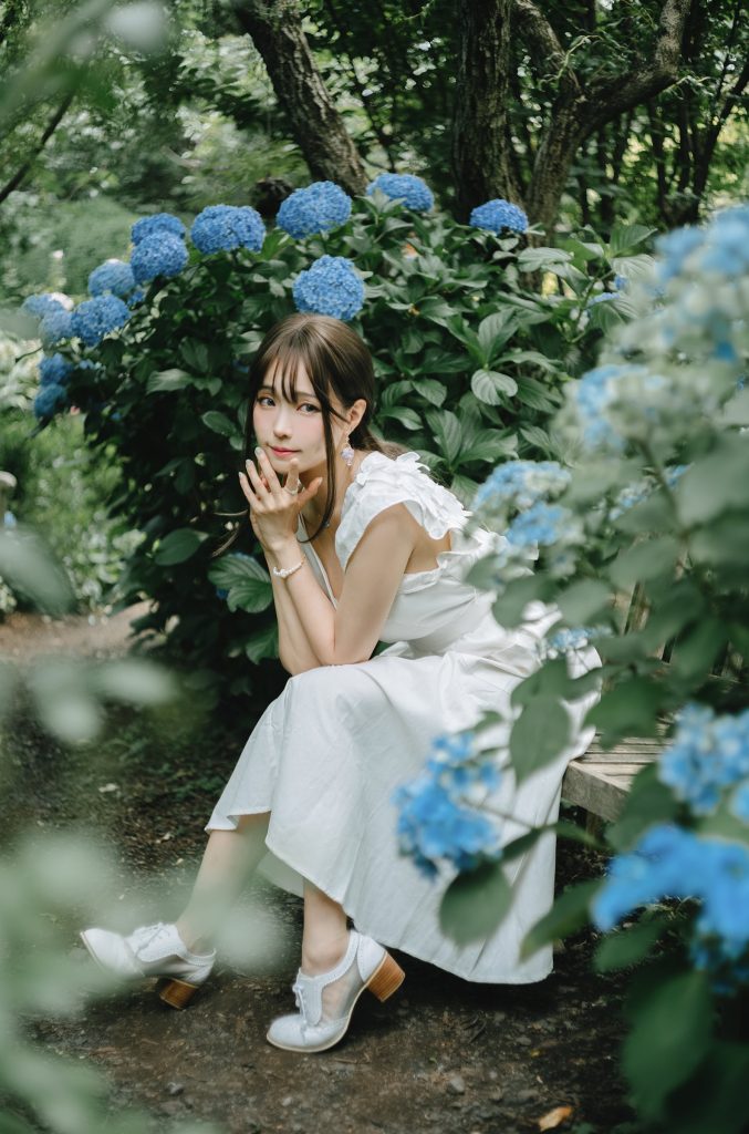 Ely_eee(ElyEE子) NO.149 – Rainy Season 雨季繡球花[31P/2V/85MB]插图2