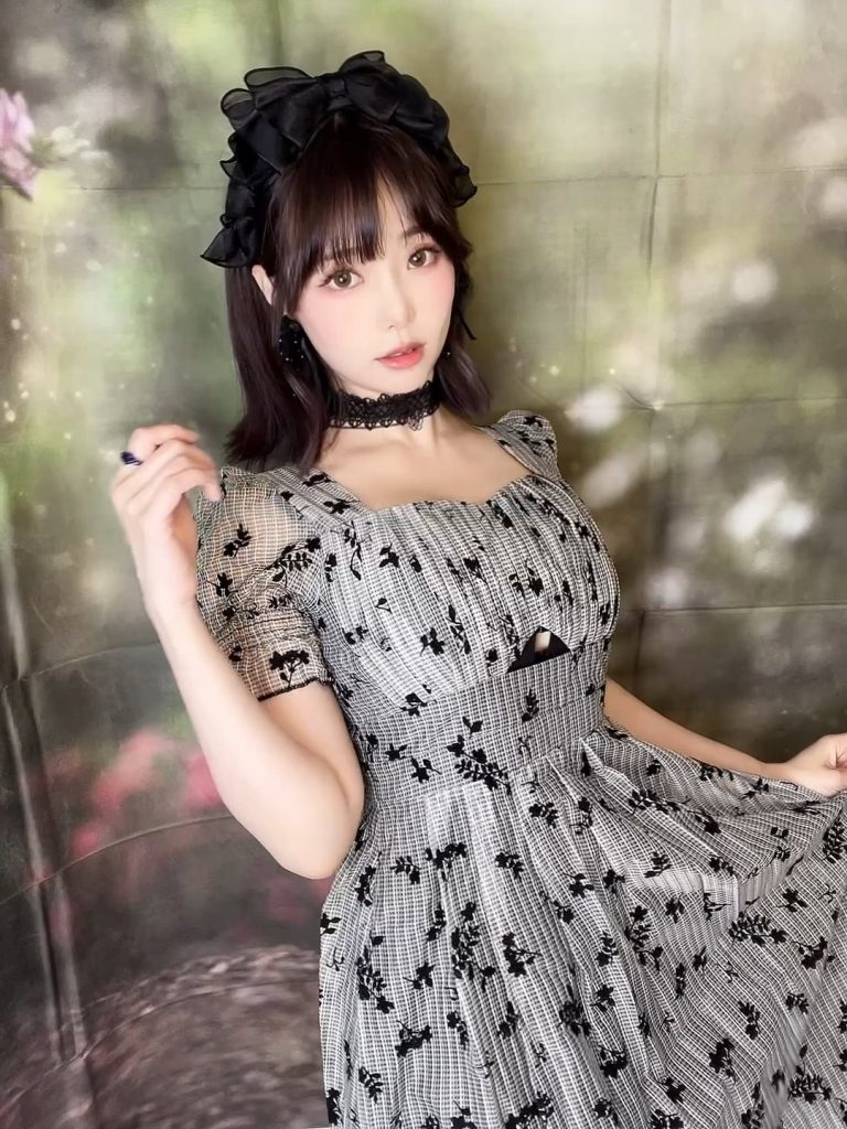 Ely_eee(ElyEE子) NO.154 – Roses After the Rain 雨後玫瑰[30P/1V/114MB]插图1