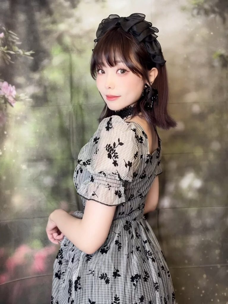 Ely_eee(ElyEE子) NO.154 – Roses After the Rain 雨後玫瑰[30P/1V/114MB]插图2