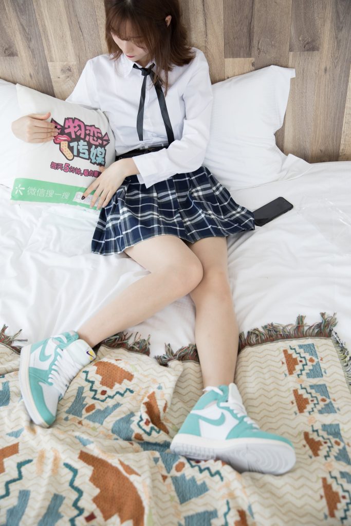 物恋传媒 No.174 猫耳-制服与蒂芙尼蓝 [202P/1V/5.61G]插图2