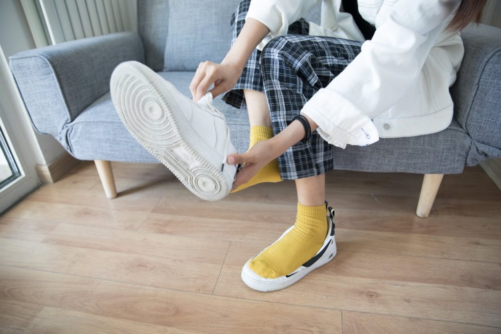 物恋传媒 No.234 elise-暖阳下黄袜子 [180P/1V/5.08G]插图3