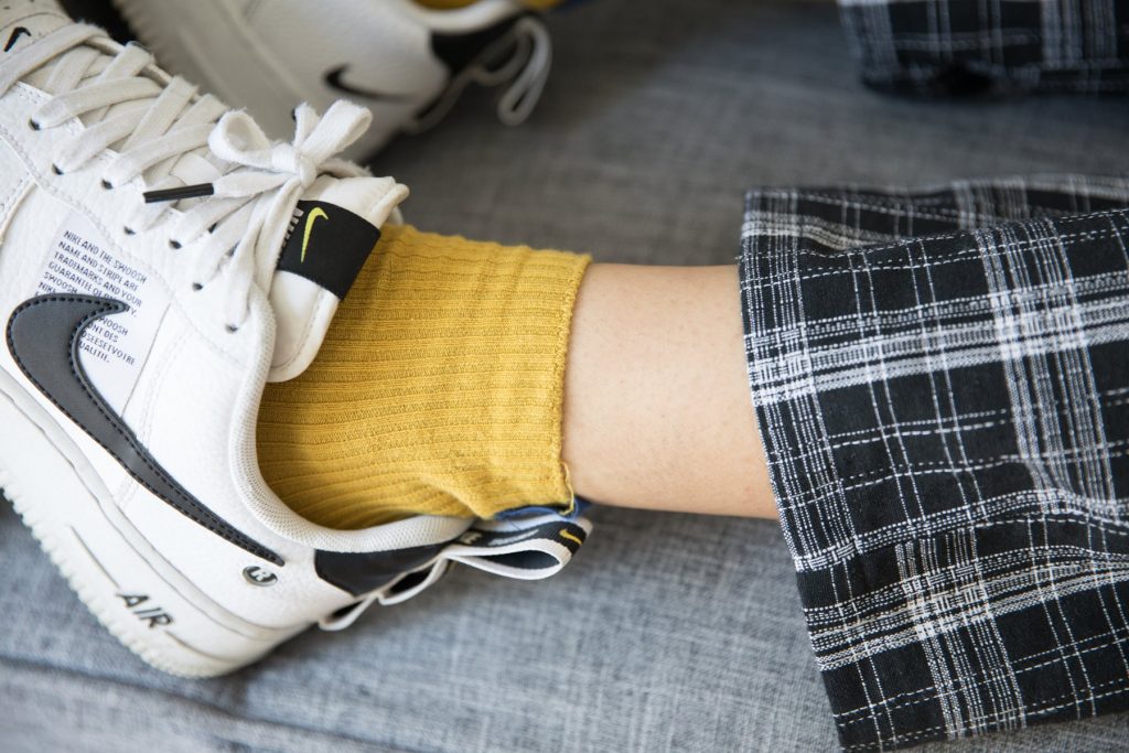 物恋传媒 No.234 elise-暖阳下黄袜子 [180P/1V/5.08G]插图2