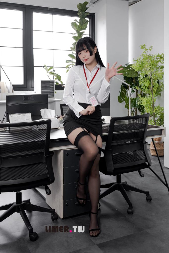 Limerence 110 之之 絕美職員讓你上班無法專心的黑絲＆裸足完整版 [202P/3V/4.18G]插图2