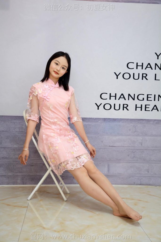 初夏女神 NO.283 双双 温柔粉袍[100P/1V/4.35GB]插图3