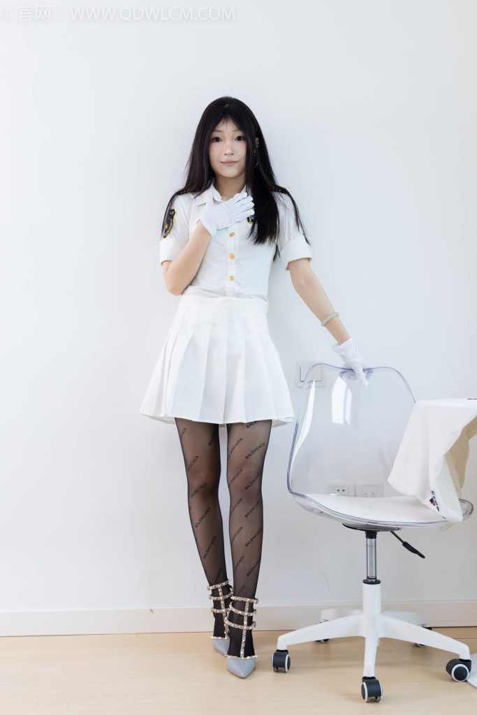 物恋传媒 NO.2372 嘟嘟-高跟鞋、手套、薄黑丝脚尖加固款、薄肉丝脚尖加固款[170P/1V/3.73GB]插图2