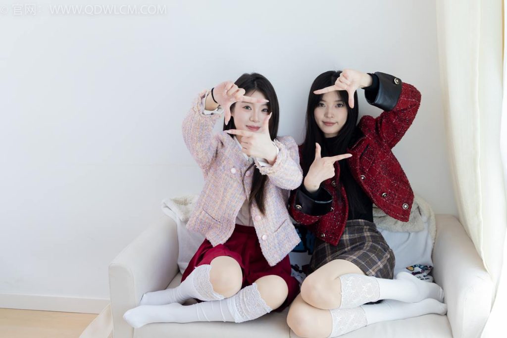 物恋传媒 NO.2375 茯苓闪闪-长靴、白棉袜、厚肉丝[170P/1V/5.00GB]插图2