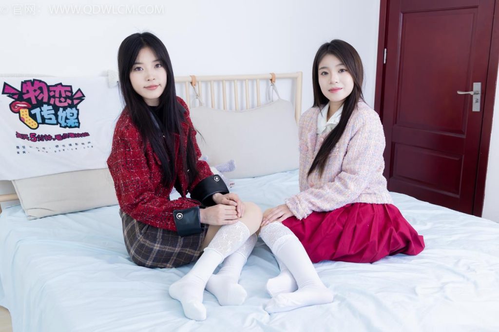 物恋传媒 NO.2375 茯苓闪闪-长靴、白棉袜、厚肉丝[170P/1V/5.00GB]插图3