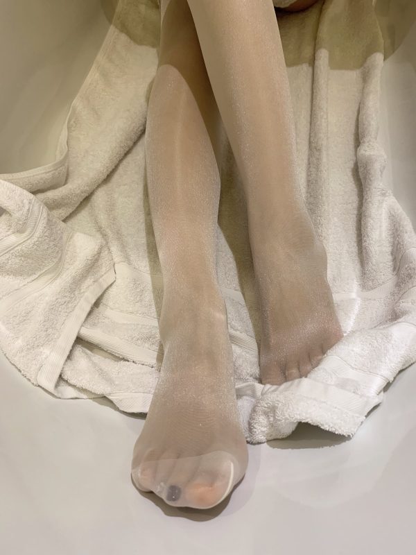 LICCL丽绮映像 NO.002 - 白丝[34P/207MB]-无料摄影圈