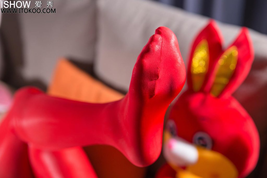 [ISHOW爱秀] 2023.01.21 NO.349 艾雨彤Irene 钱兔似锦 [37P/298MB]插图3