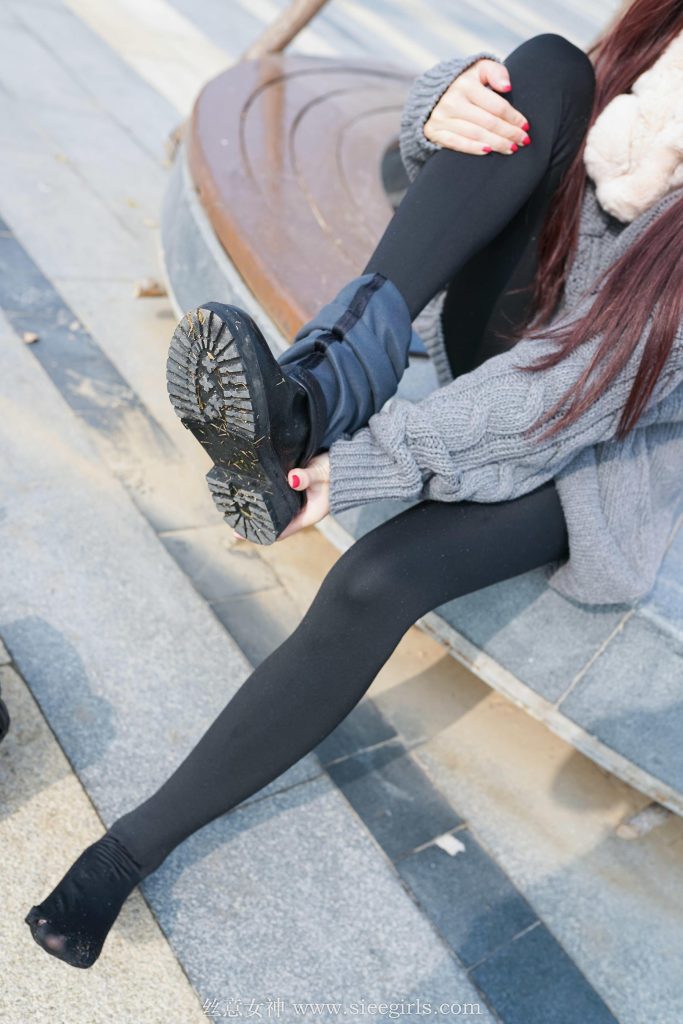 [SIEE丝意] No.373 芊芊 秋意未尽，冬又望想 [68P/264MB]插图2