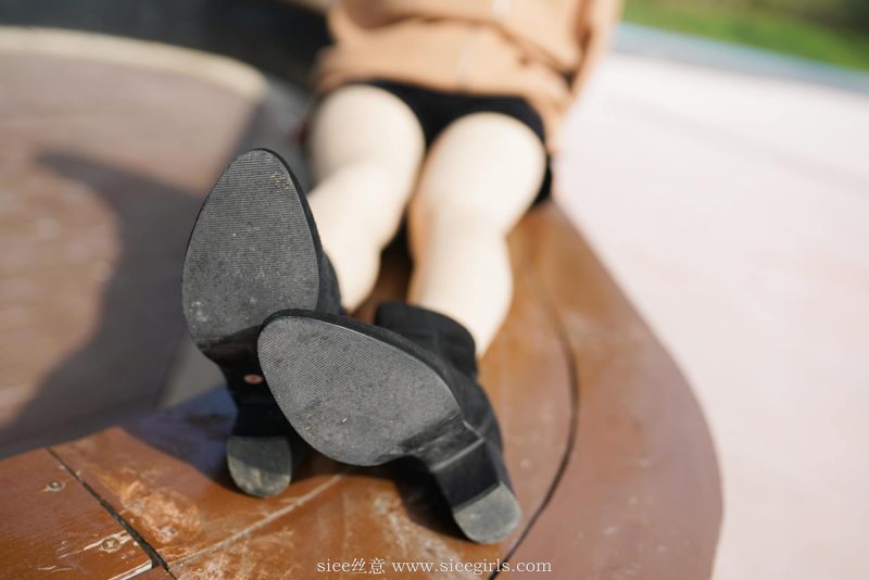 [SIEE丝意] No.390 蓓蓓 秋色过客，秋意醉人 [68P/185MB]-无料摄影圈