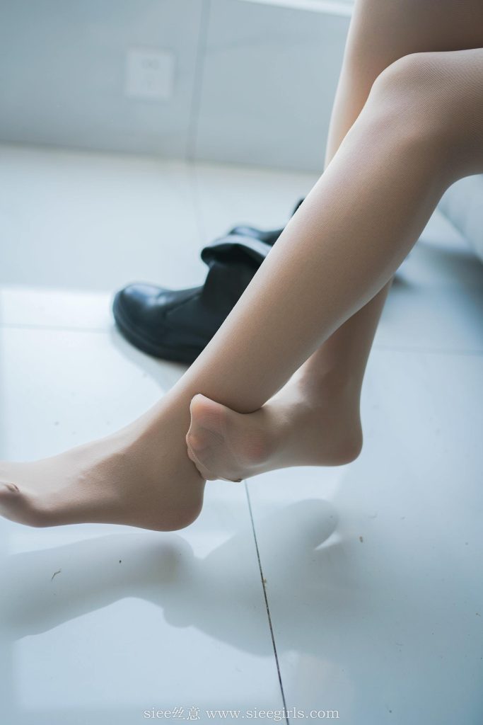 [SIEE丝意] No.395 芊芊～时间很短，天涯很远 [54P156MB]插图3