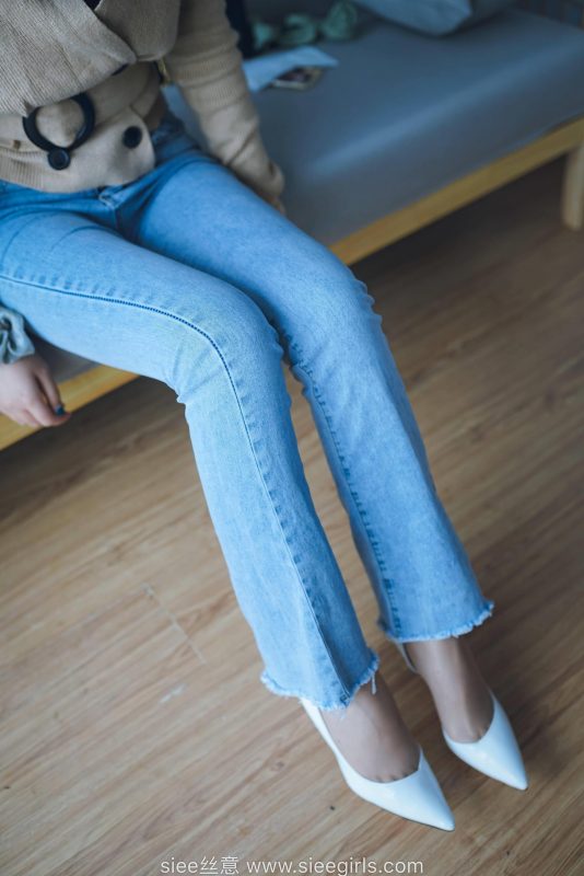[SIEE丝意] No.471 文文～白色高跟鞋，裤里丝 [45P/320MB]-无料摄影圈