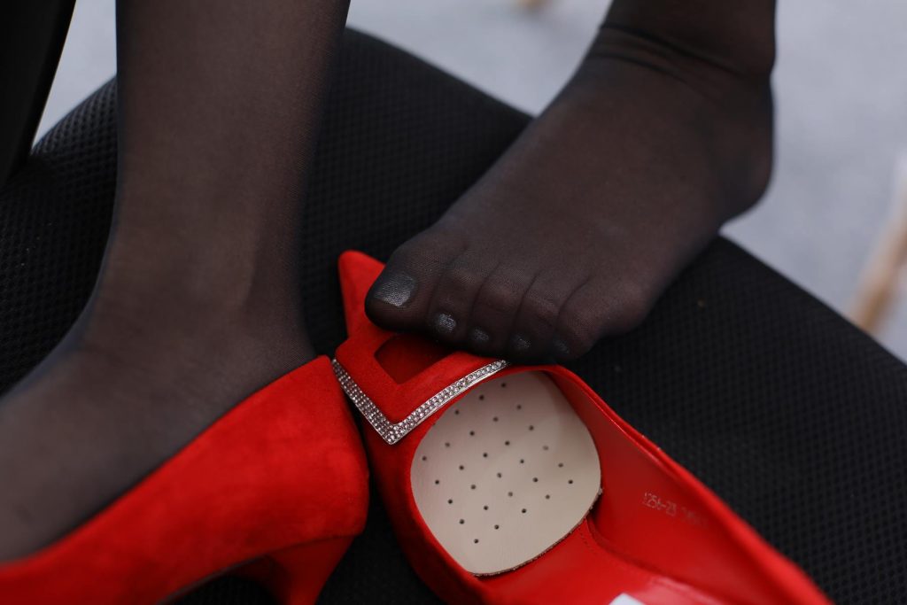 奈丝写真 NO.020：高高-浓烈的黑与红 [40P/142MB]插图3