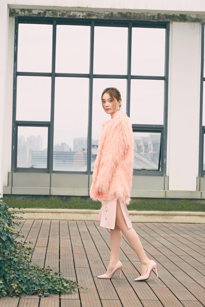 奈丝写真 NO.079：露露-捋捋被风吹乱的秀发 [34P/294MB]插图3