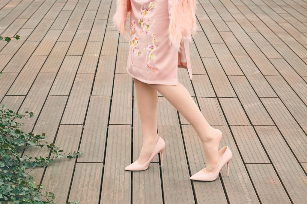 奈丝写真 NO.079：露露-捋捋被风吹乱的秀发 [34P/294MB]插图1