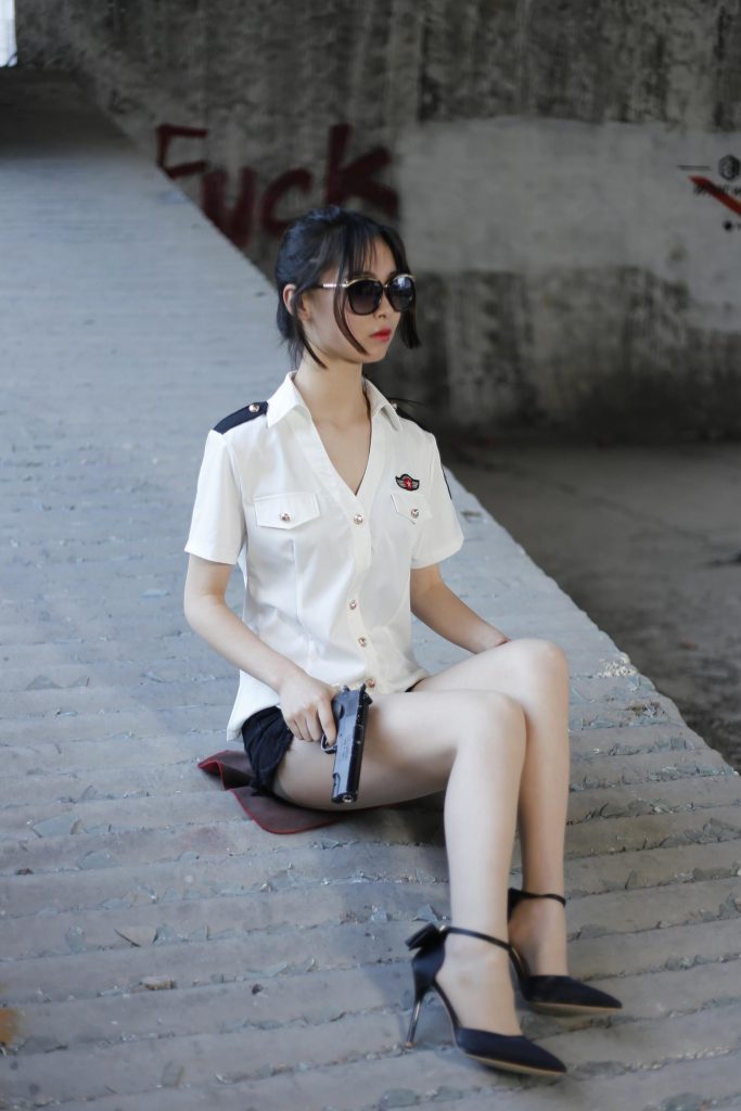 奈丝写真 NO.123：小仙 – 带你吃鸡 [35P/240MB]插图3