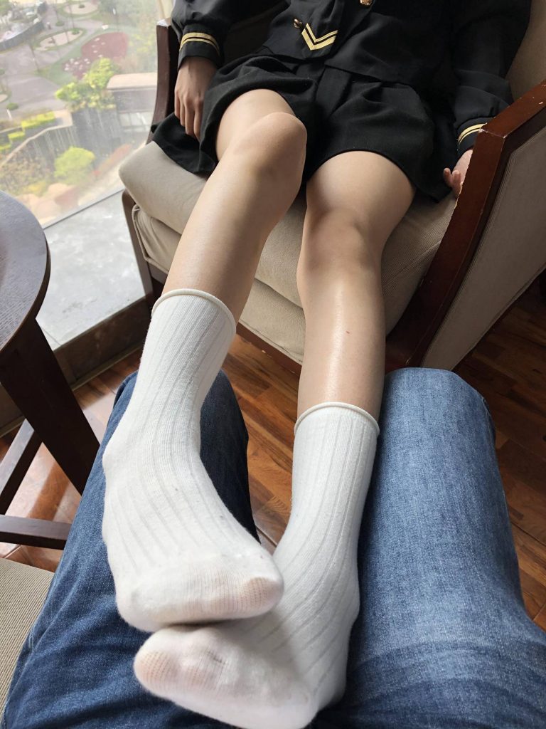 JK小姐姐白棉袜裸足 [55P/1V/247M]插图3