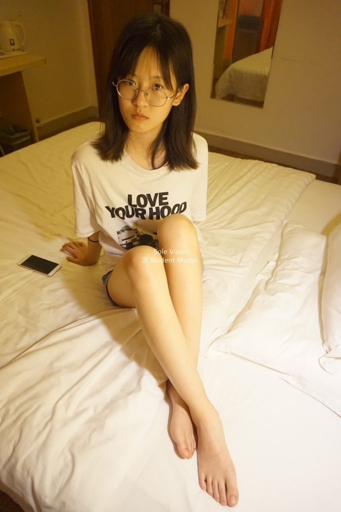sole vision（原student model）tong 热裤白袜裸足tk [76P/1V/226M]插图2