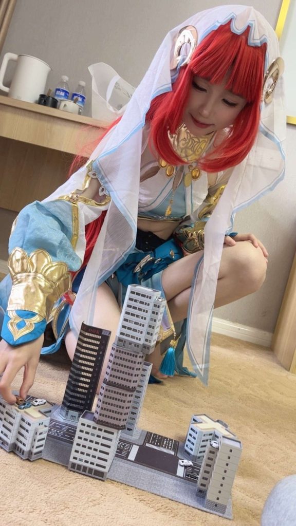 超美coser妮露小解解玉足把玩直拍+tk[54P/1V/1.27G]插图1