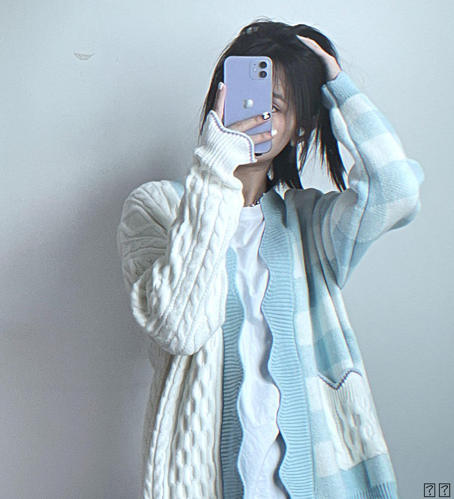 大学生镁足（第四期），可爱妹字裸足，粉色袜子，宿舍自拍。[100P/65M]插图5