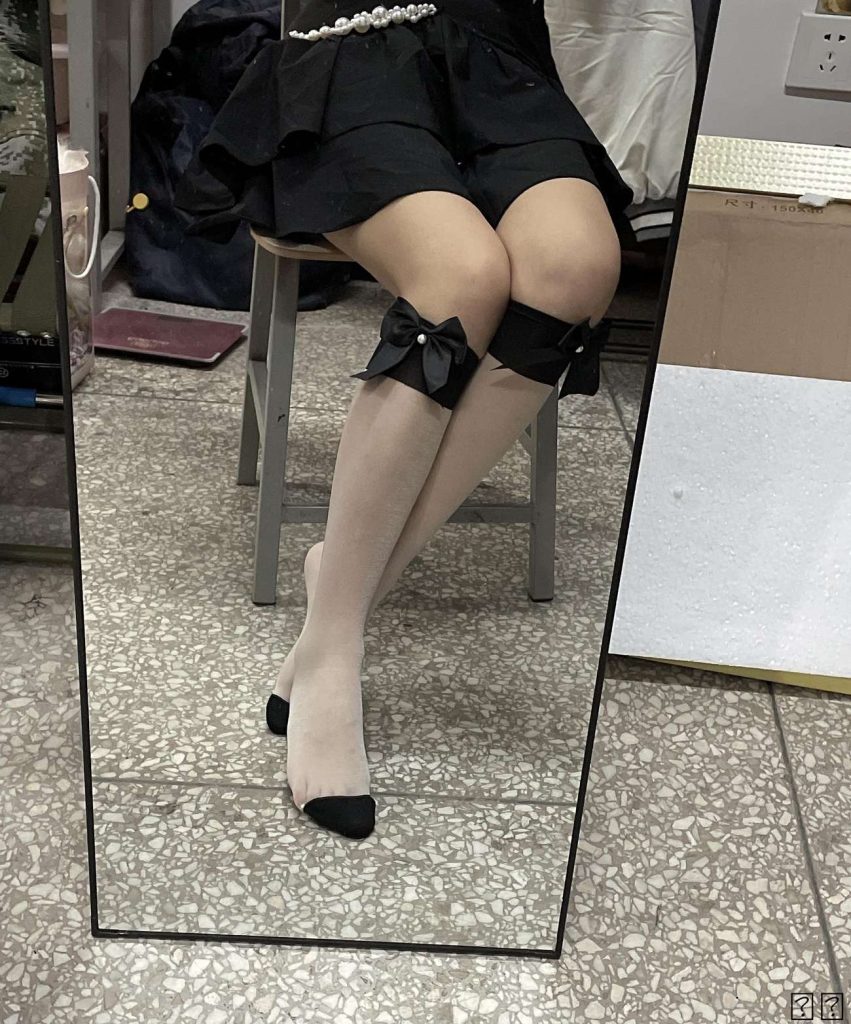 大学生镁足 青春充满活力，可爱不失姓感！！福利放送 [100P/73M]插图3