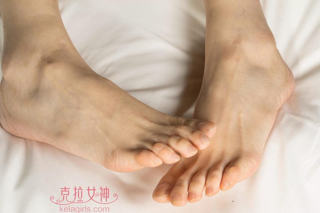 [Kelagirls克拉女神]2018.08.20《足下生辉》雅楠[26P/305MB]插图1